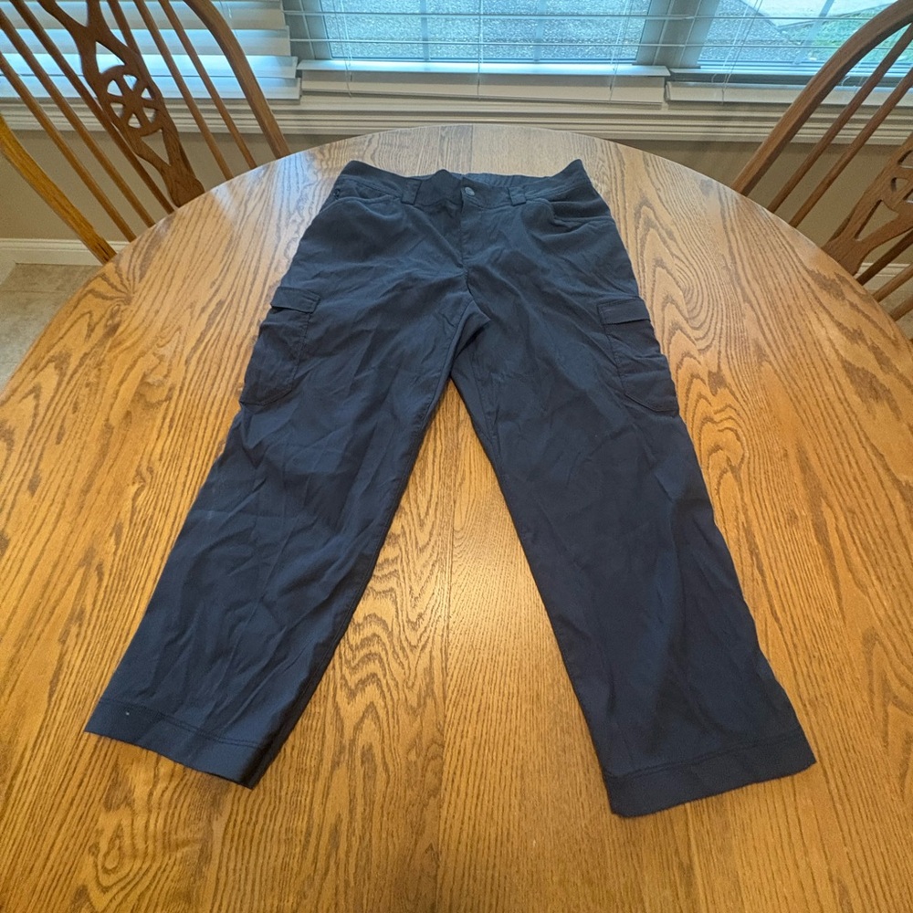 Duluth Trading Women's Dry on the Fly Nylon Cargo Capri Pant 12